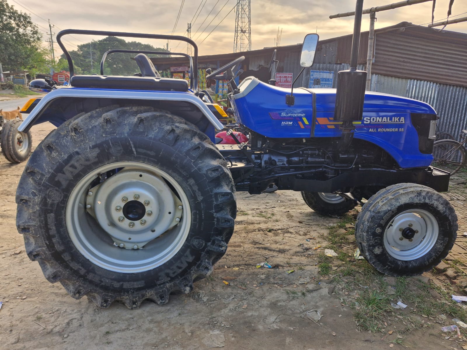 Left view - Sonalika 55 All-Rounder Supr.